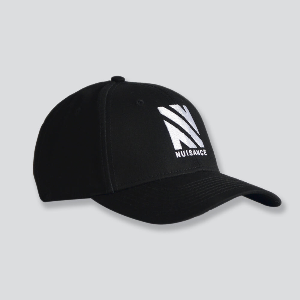 Nash curved cap in black with logo front